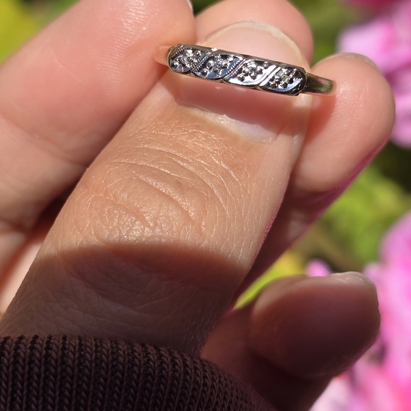 14k Vintage Diamond Stacking Ring - Picture 1 of 5